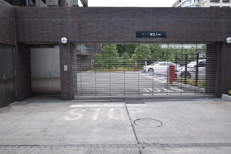 グランドヒルズ覚王山法王町電動シャッターゲート